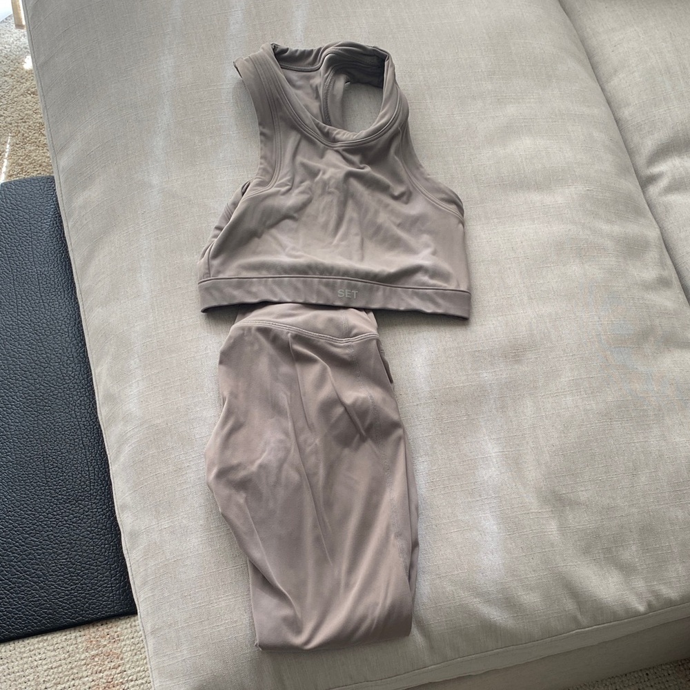 SET Active Taupe Seamless Sports Bra & Leggings Set